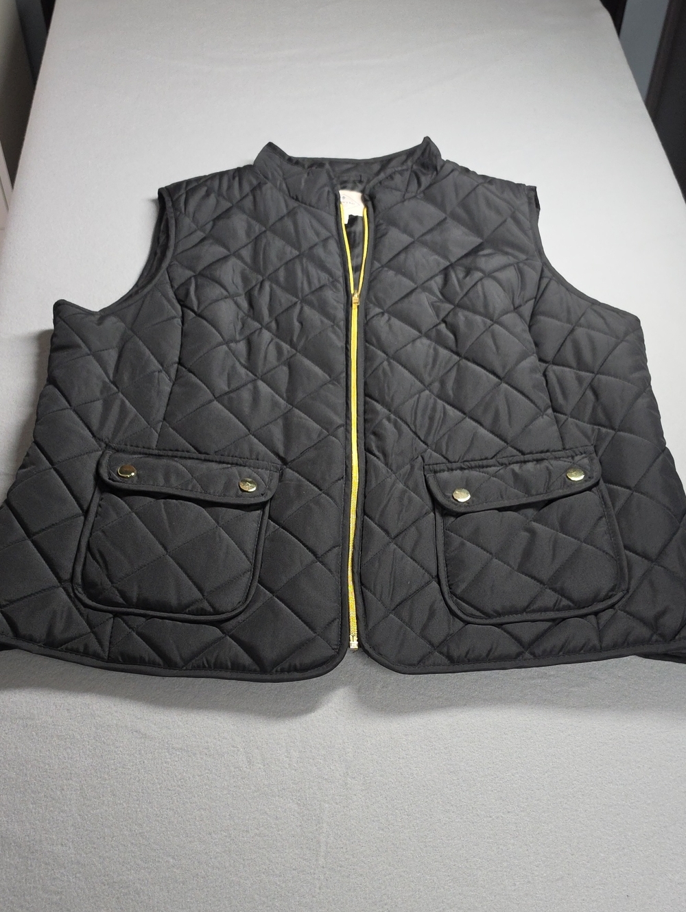 Size XXL Women's St. John's Bay Black Quilted Vest with Zipper